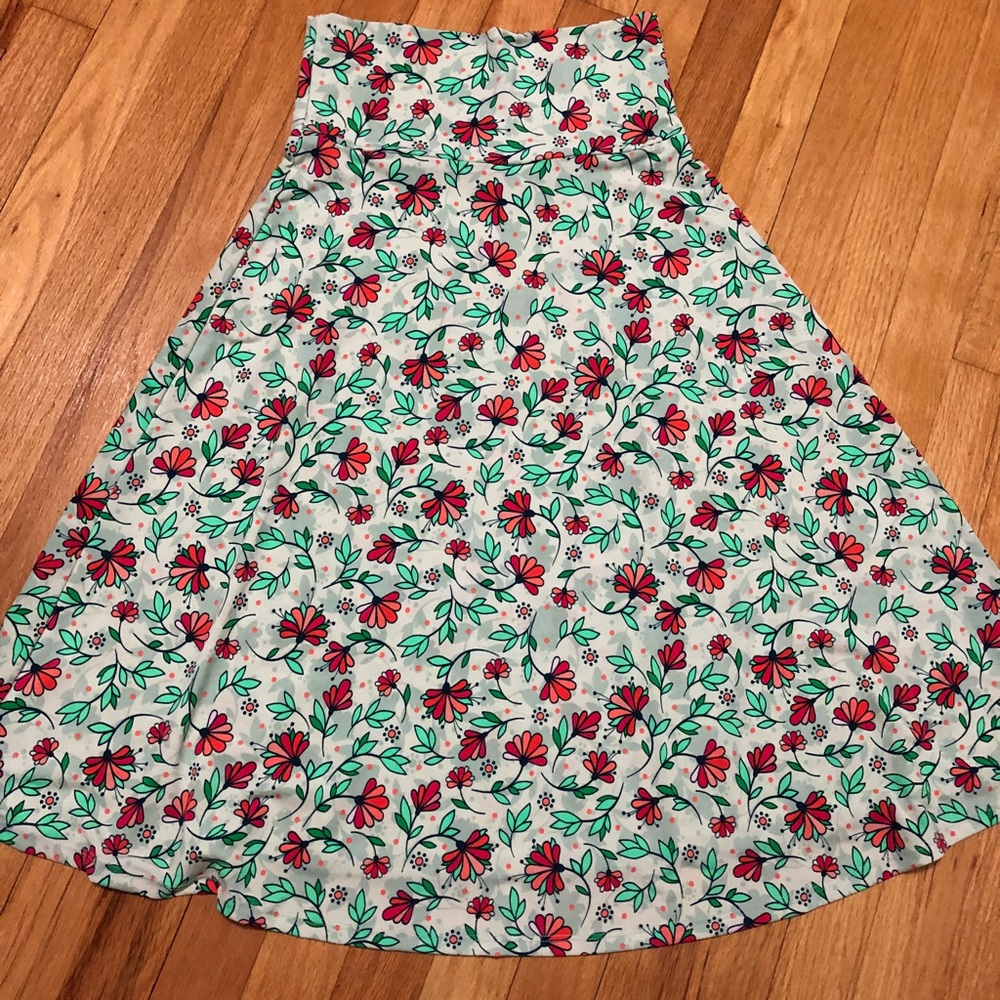 Lularoe Azure skirt/dress green and red flowers
